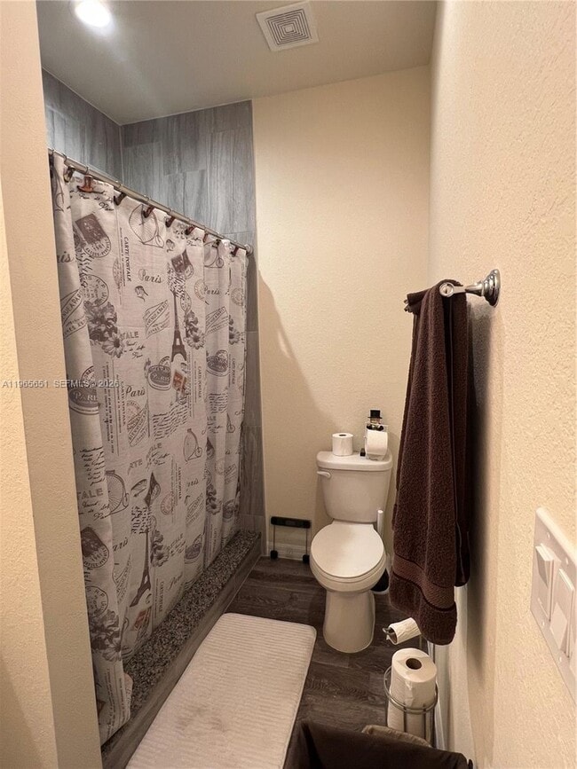 Building Photo - 9003 Largo Cir