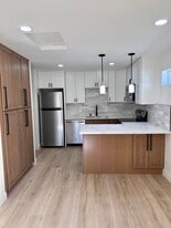 Building Photo - 8681 Fallbrook Way