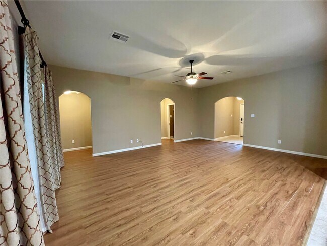 Building Photo - 2035 Borthwick Ln