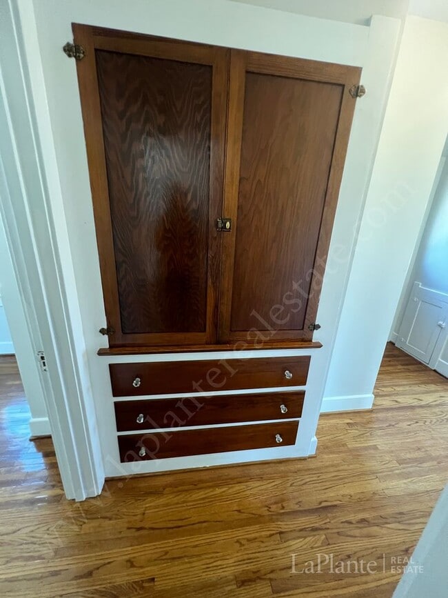 Building Photo - Cozy 3-Bedroom Home in West Toledo