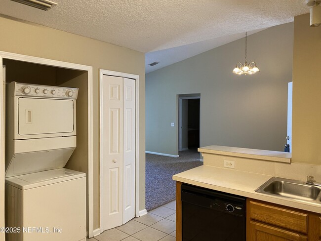 Building Photo - 6100 Maggies Cir