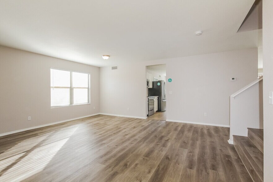 Building Photo - 4614 N 92nd Ln
