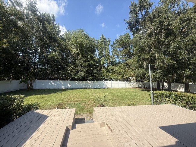 Building Photo - 141 Royal-