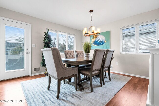 Building Photo - 658 Driftwood Pl