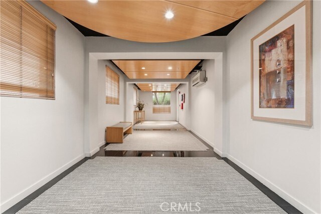 Building Photo - 1222 S Westgate Ave