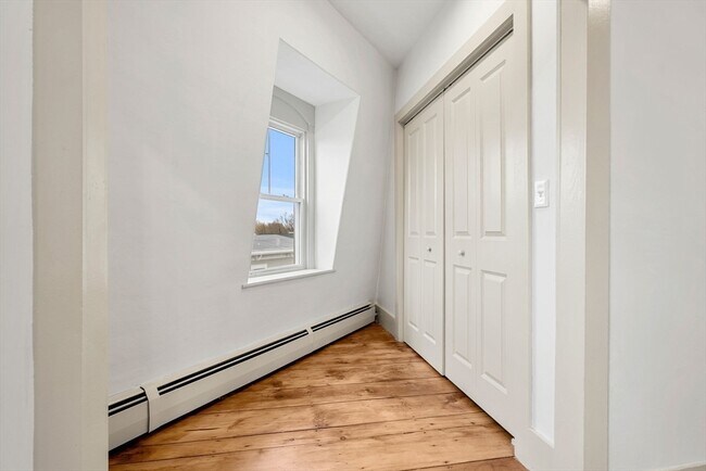 Building Photo - 6 Mt Vernon St