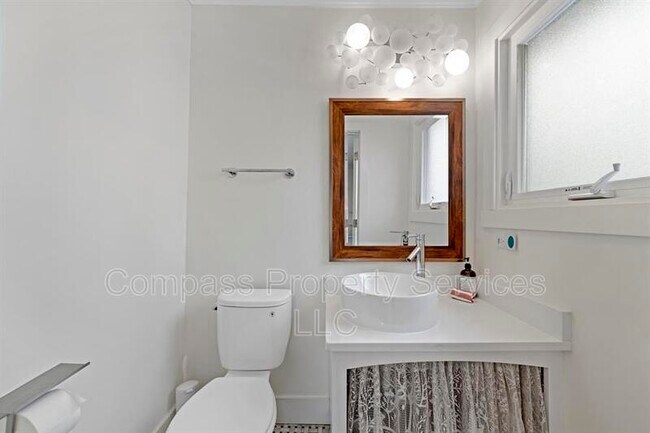 Building Photo - 1113 N New Rd