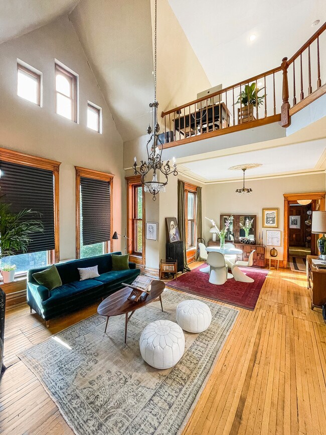 Living room # 2 - 2156 W Pierce Ave