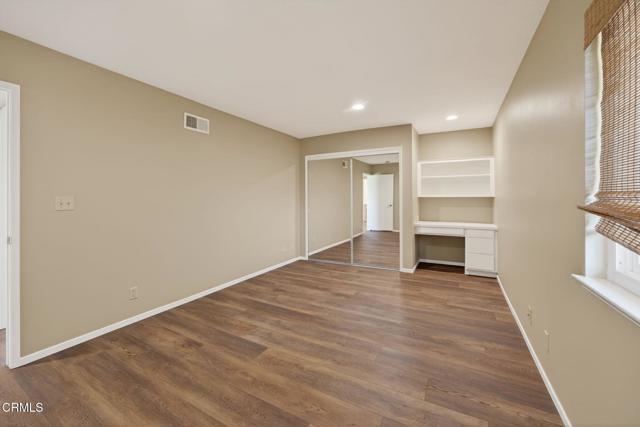 Building Photo - 1525 Fairway Dr