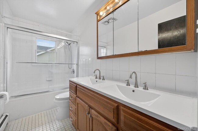 Building Photo - 9 Bay Beach Ave