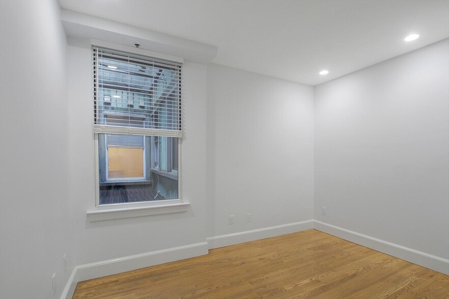 Building Photo - 134 Boylston St