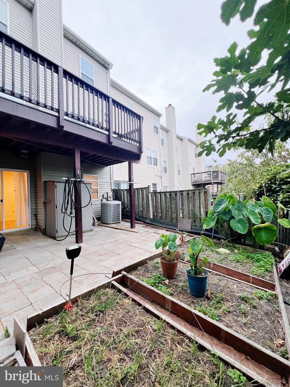 Building Photo - 6 Lazy Hollow Way