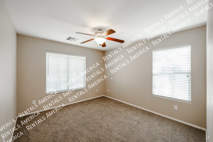 Building Photo - 25849 W Satellite Ln