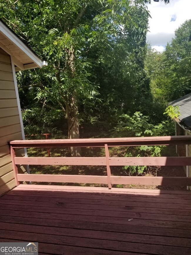 Building Photo - 498 North Ave