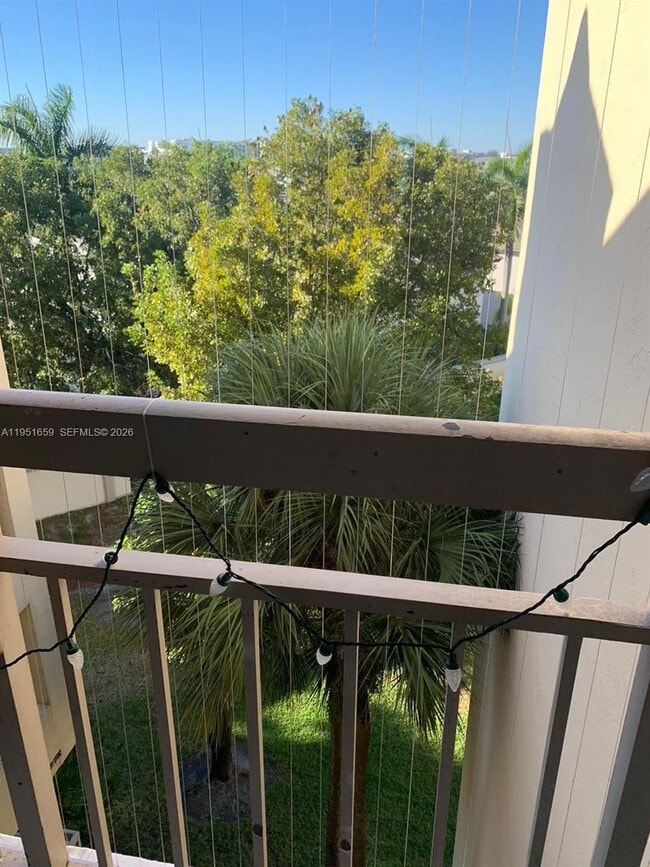 Building Photo - 8290 Lake Dr