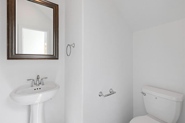 Building Photo - 4914 Chester Lk Ln