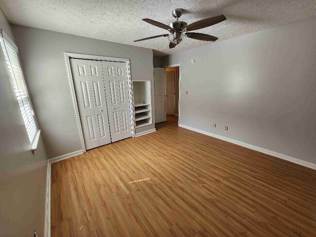 Building Photo - 8065 Resin Rd