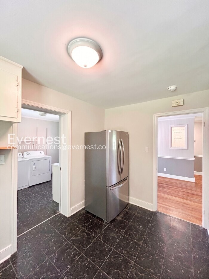 Building Photo - 2909 Westgate Dr