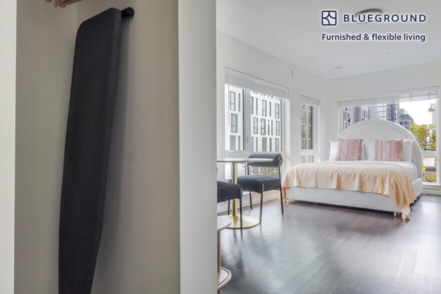 Building Photo - 5001 Brooklyn Ave NE