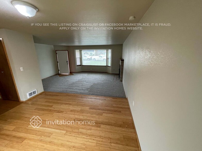 Building Photo - 32616 16th Ct SW