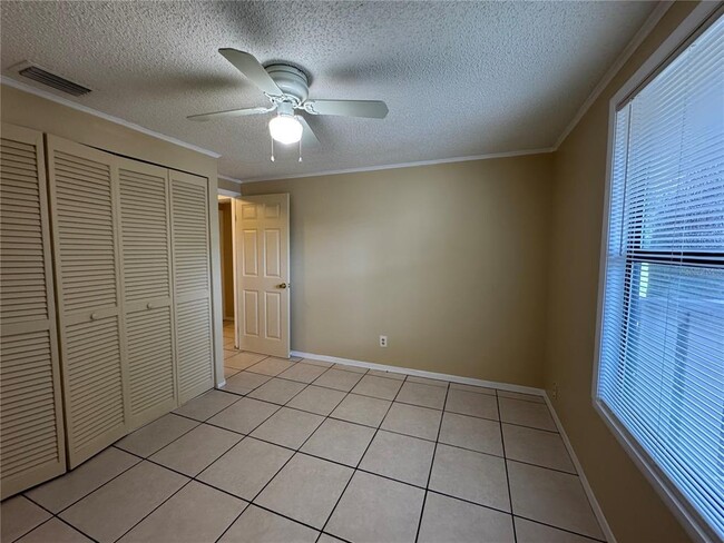 Building Photo - 359 Chaucer Ct