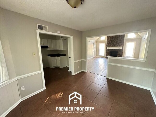 Building Photo - 4440 Castle Heights Dr