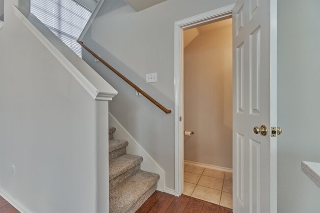 Building Photo - 10 Musgrove Pl