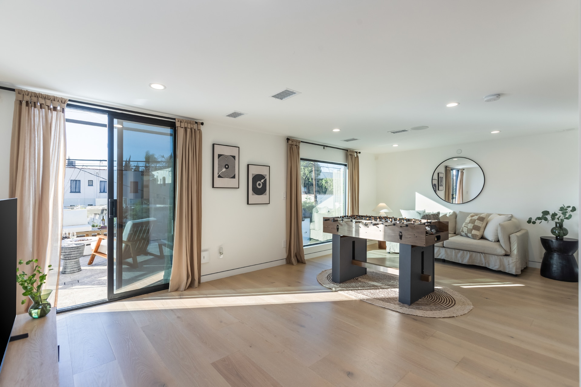 Upstairs entertainment - 1161 Stearns Dr