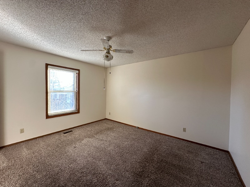 Building Photo - 1704 Brentwood Dr