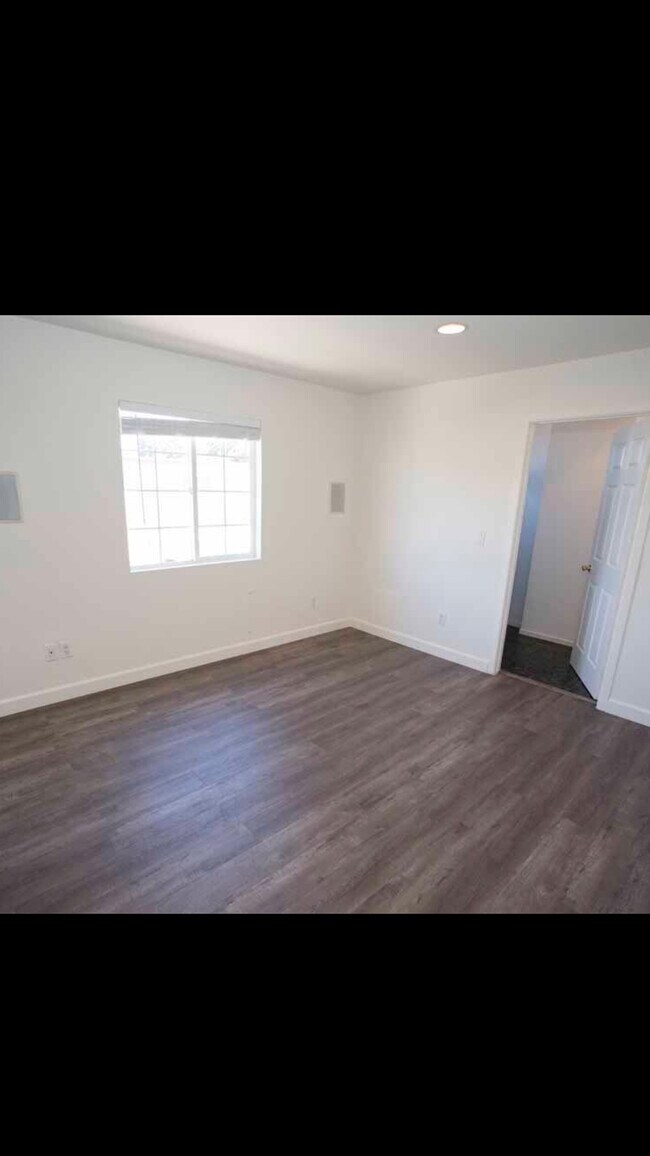 Building Photo - 14646 Kittridge St