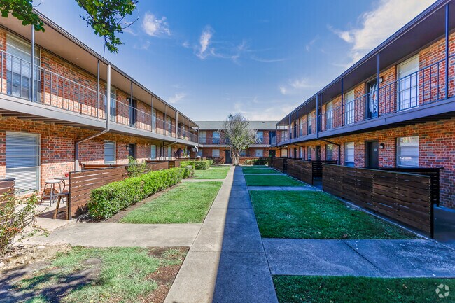 Building Photo - Highland Terrace Apartments