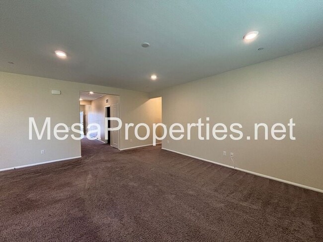 Building Photo - 13975 Camino Cinco St