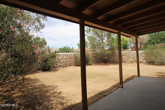 Building Photo - 10711 Ivanhoe Dr