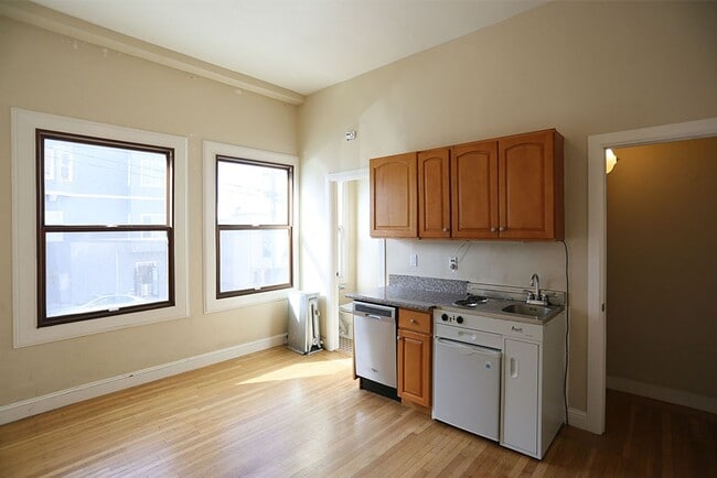 Building Photo - OPEN HOUSE: Thursday (1/29) 7:40pm-8:00pm. Renovated studio in Central Richmond, H/W Floors, Shar...
