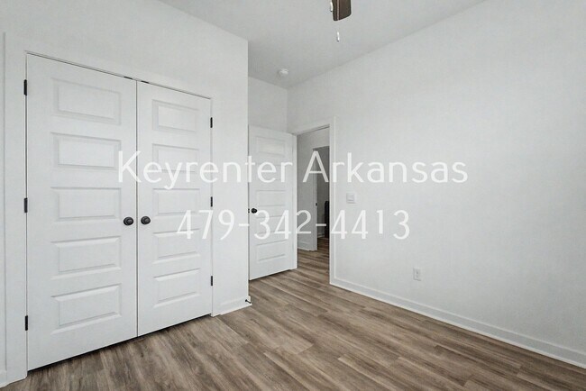 Building Photo - 407 W Taverner Xing