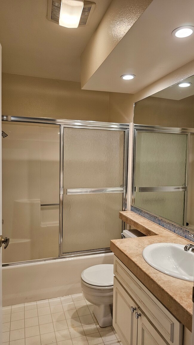 Building Photo - 14727 Magnolia Blvd