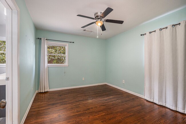 Building Photo - 3/2 Bungalow in Kirkwood