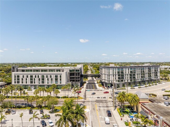 Building Photo - 3701 N Dixie Hwy