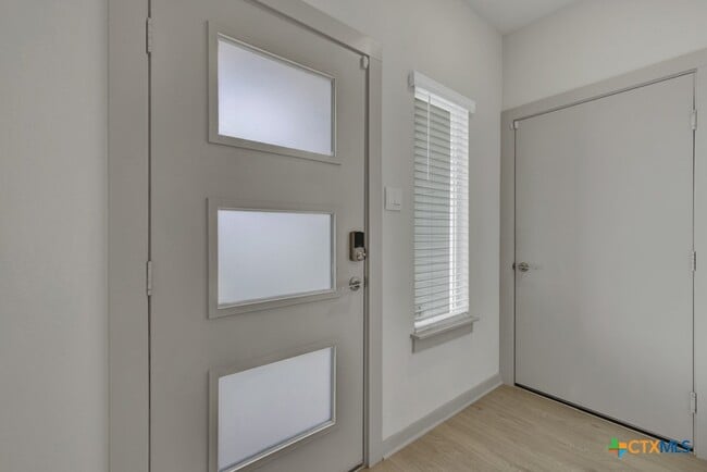 Building Photo - 1312 Plymouth St