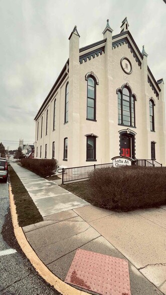 Building Photo - 177 Chestnut St