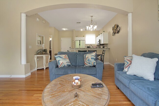 Building Photo - Modern 3-Bedroom, 2-Bath Townhouse near Ch...