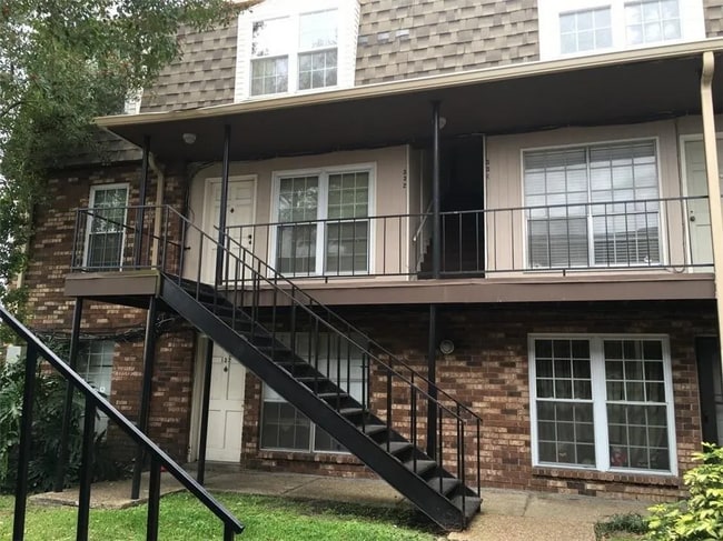 Building Photo - 6320 Riverside Dr