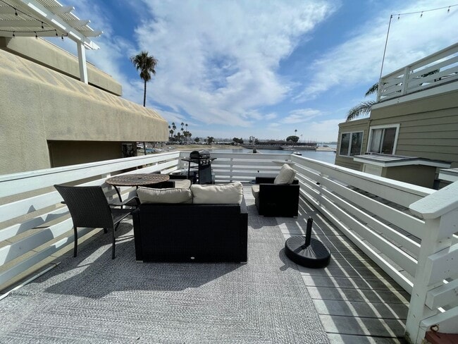 Building Photo - Mission Bay-Furnished 1 Bed/1 Bath