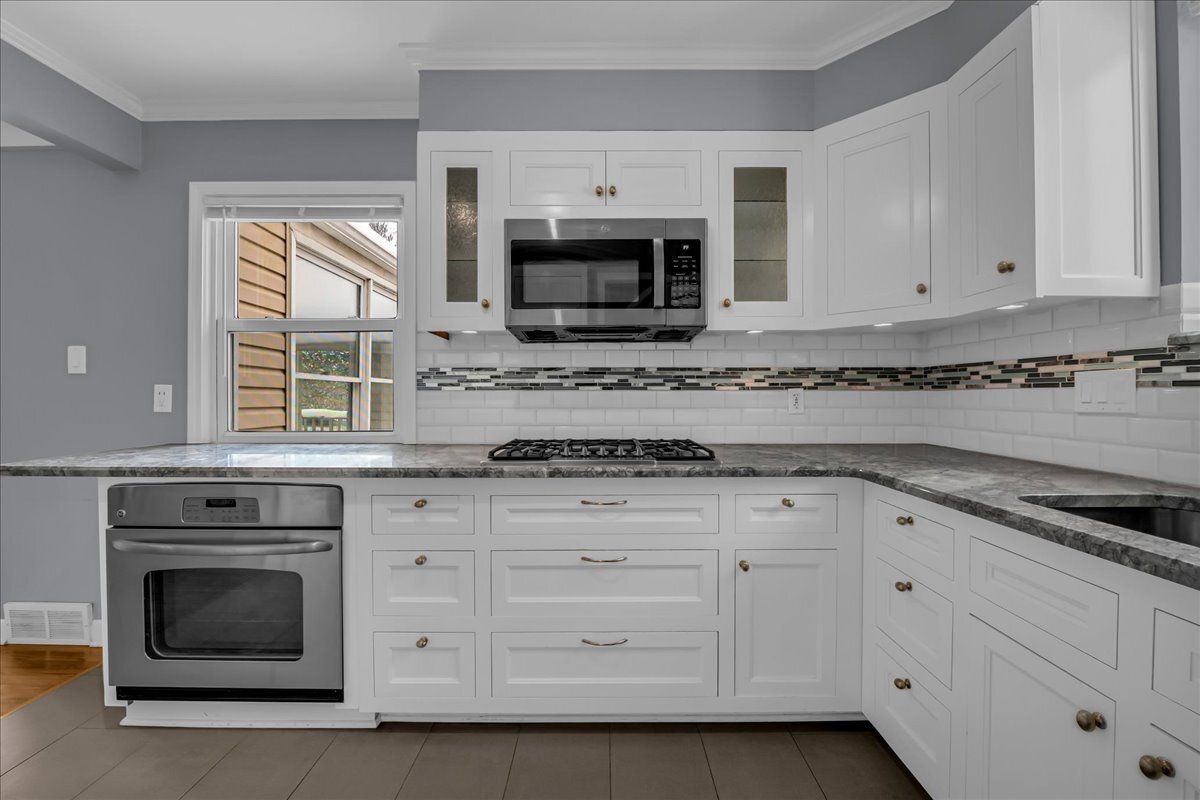 Building Photo - 2299 W Lincoln St