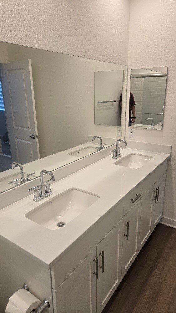 Building Photo - 2456 E Encanto Pso