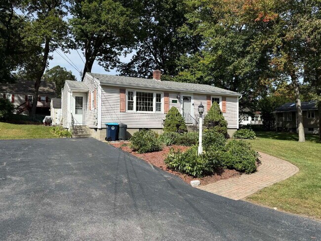 Primary Photo - 25 Pond View Dr