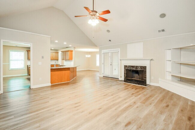 Building Photo - 5191 Memorial Ln SW