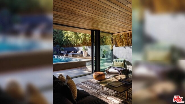 Building Photo - 8970 Wonderland Park Ave