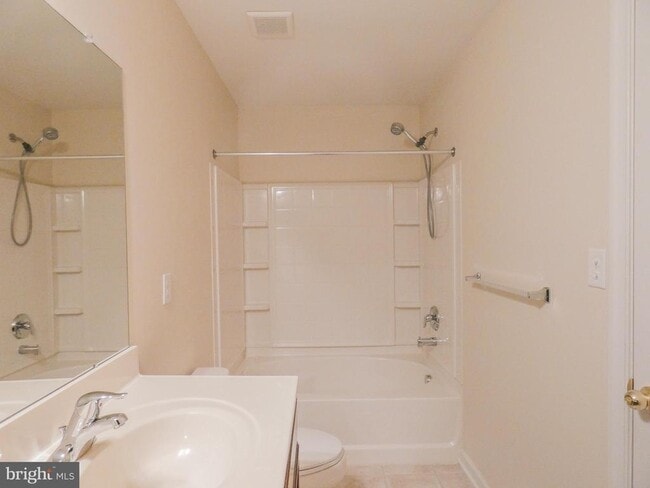 Building Photo - 2105 Lexington Mews