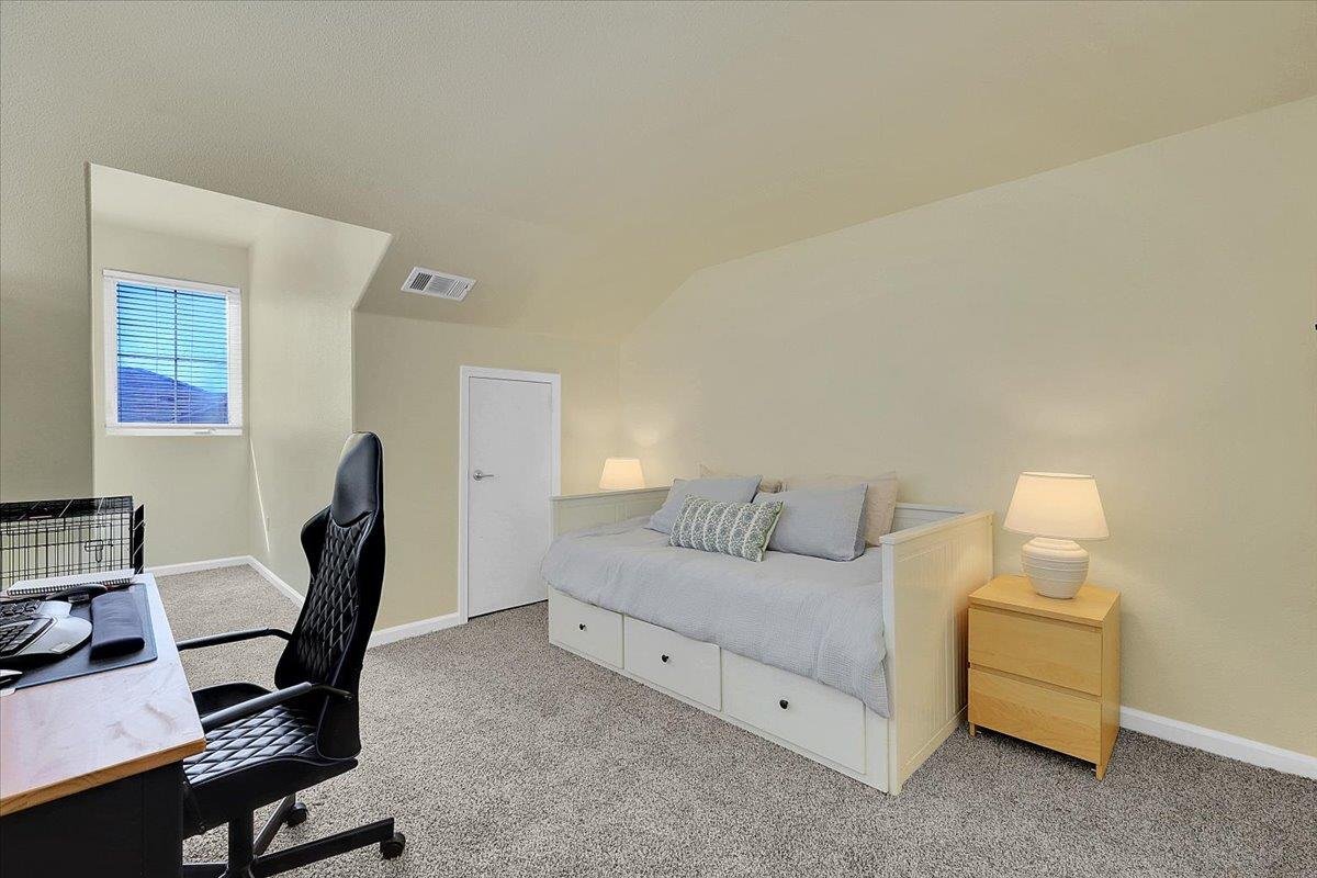 Building Photo - 5350 Dunlay Dr